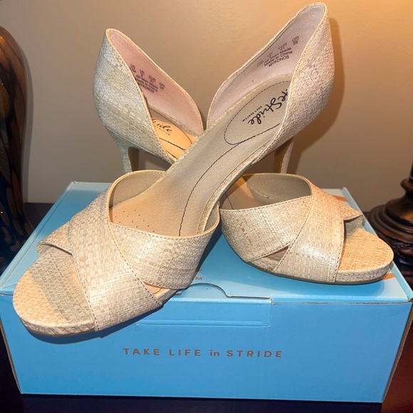 Life Stride heels 👠 EUC - Picture 1 of 6